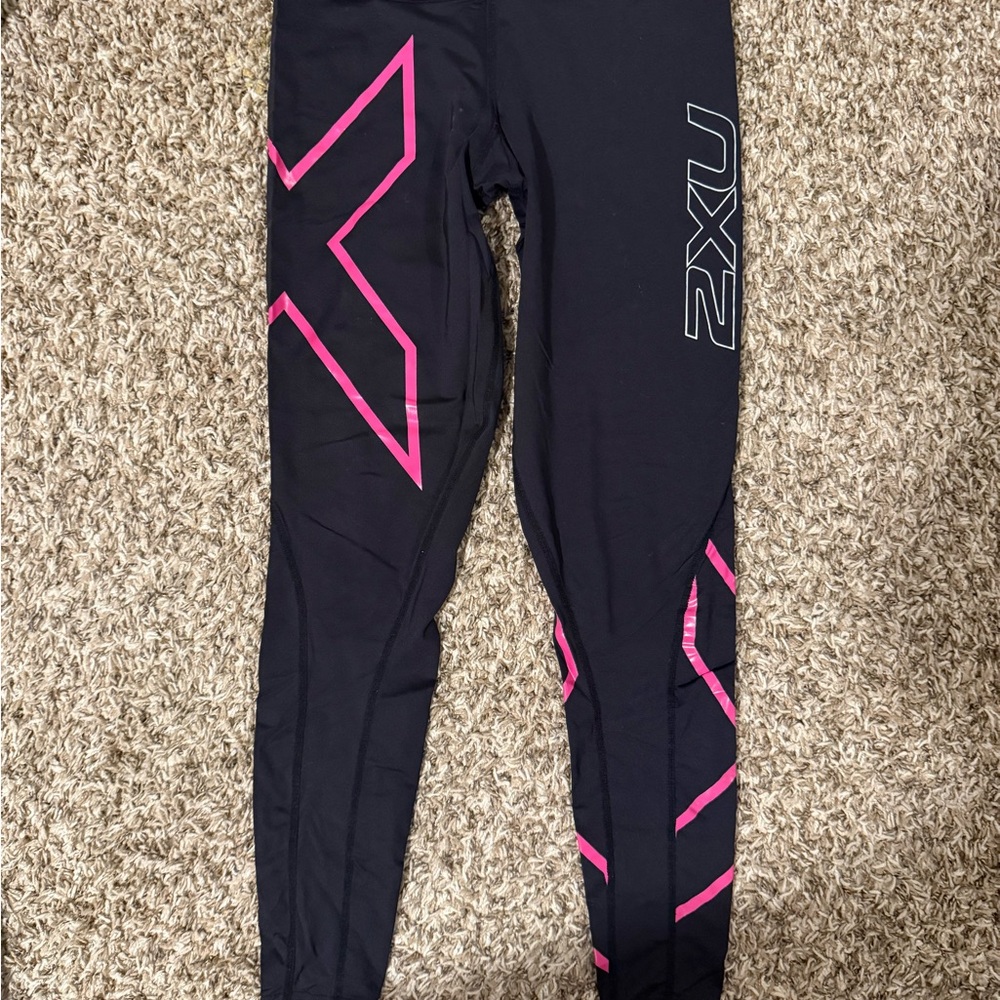 2XU women’s small compression Black with Pink Accents